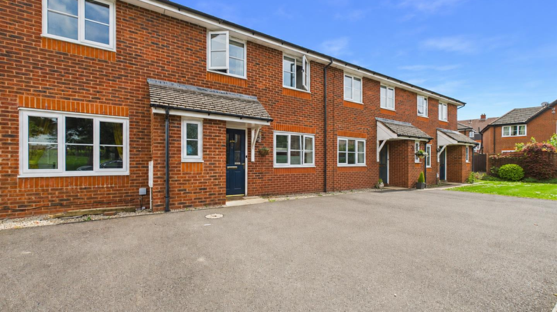 33 Milars Field, Oswestry, SY10 9PU For Sale