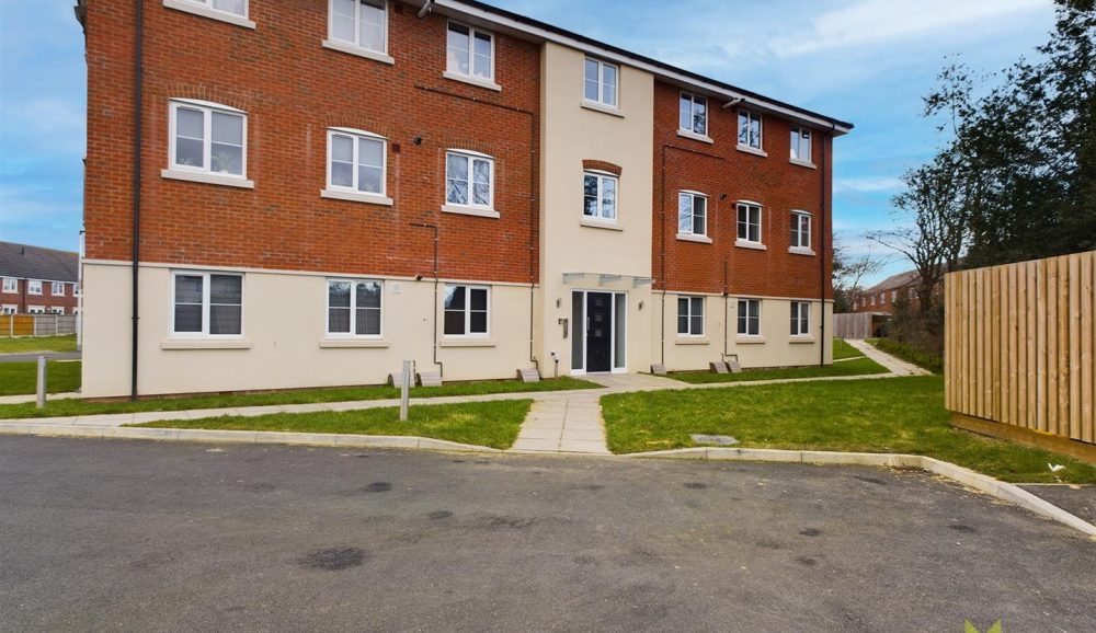 11 Lovett Place, Oswestry, SY11 3QS For Sale