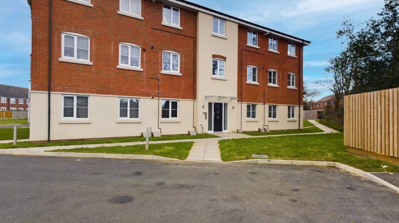 11 Lovett Place, Oswestry, SY11 3QS For Sale