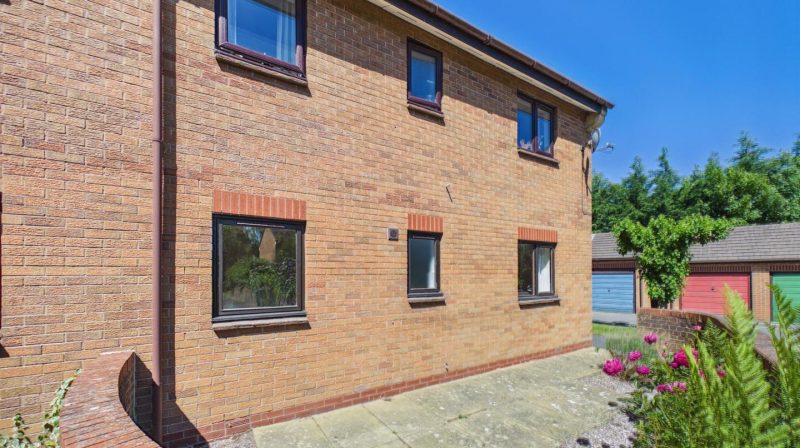 16 Castle Court, Wem, SY4 5JS For Sale