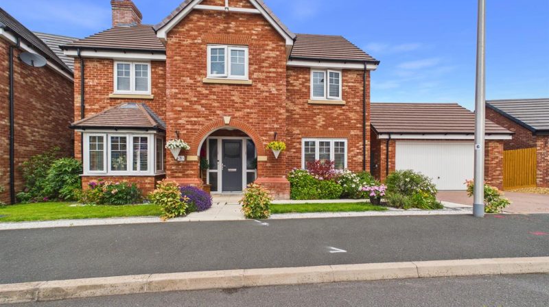 5 Abbot Drive, Shrewsbury, SY4 4FF For Sale