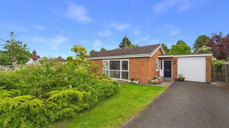 1 Llanforda Rise, Oswestry, SY11 1SY For Sale