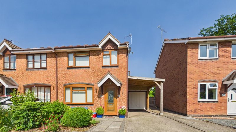 19 Bishops Close, Oswestry, SY11 4LY For Sale