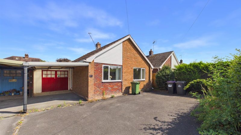 35 Roden Grove, Shrewsbury, SY4 5HJ For Sale