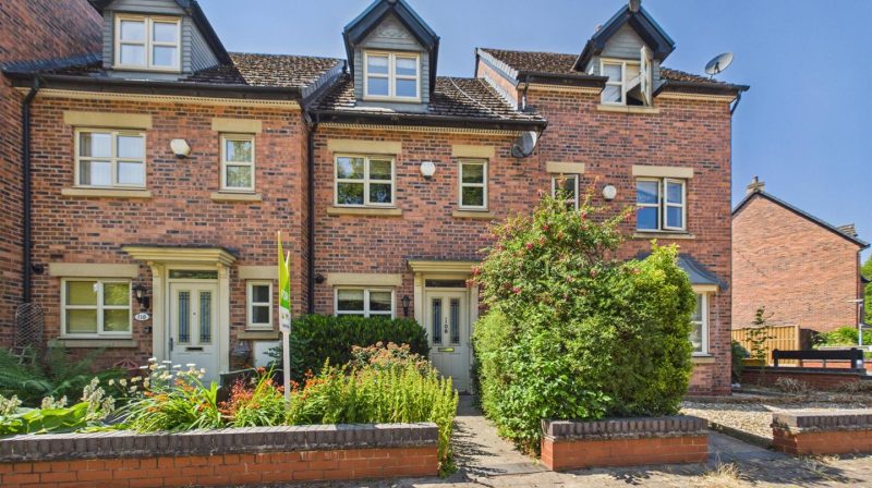 108 Welsh Walls, Oswestry, SY11 1RW For Sale