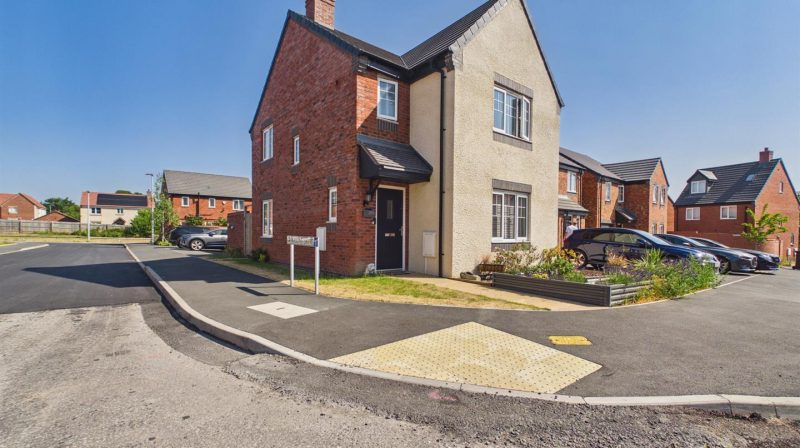 203 Holland Drive, Shrewsbury, SY2 5TU For Sale