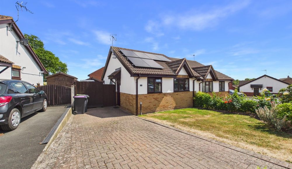 2 Peever Close, Ellesmere, SY12 9JQ For Sale