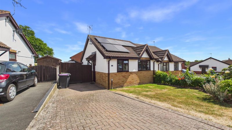 2 Peever Close, Ellesmere, SY12 9JQ For Sale