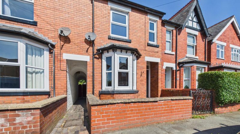 24 Victoria Street, Oswestry, SY11 2BP For Sale