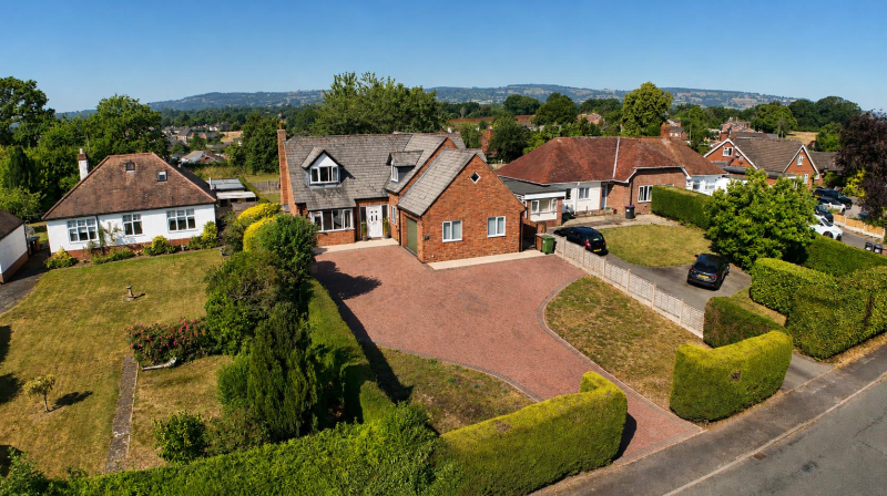 Dogberry Rhewl, Oswestry, SY10 7AS For Sale