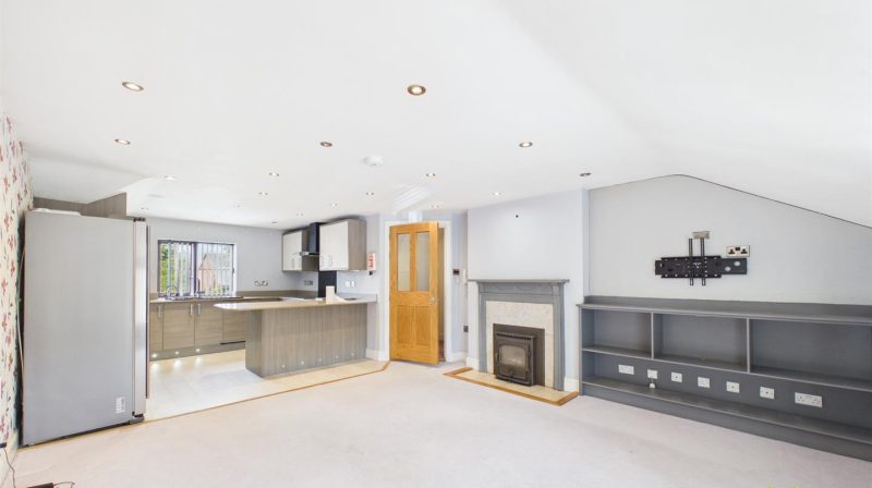1 St. Georges Court, Shrewsbury, SY4 2FN For Sale