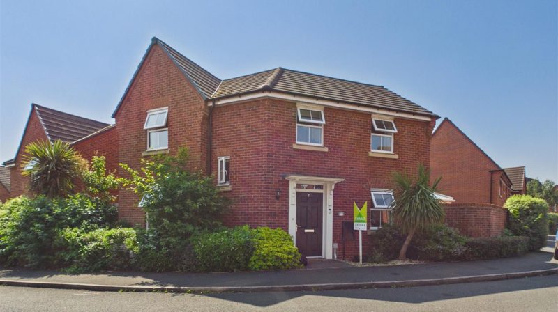 11 Cottams Meadow, Oswestry, SY10 9FH For Sale