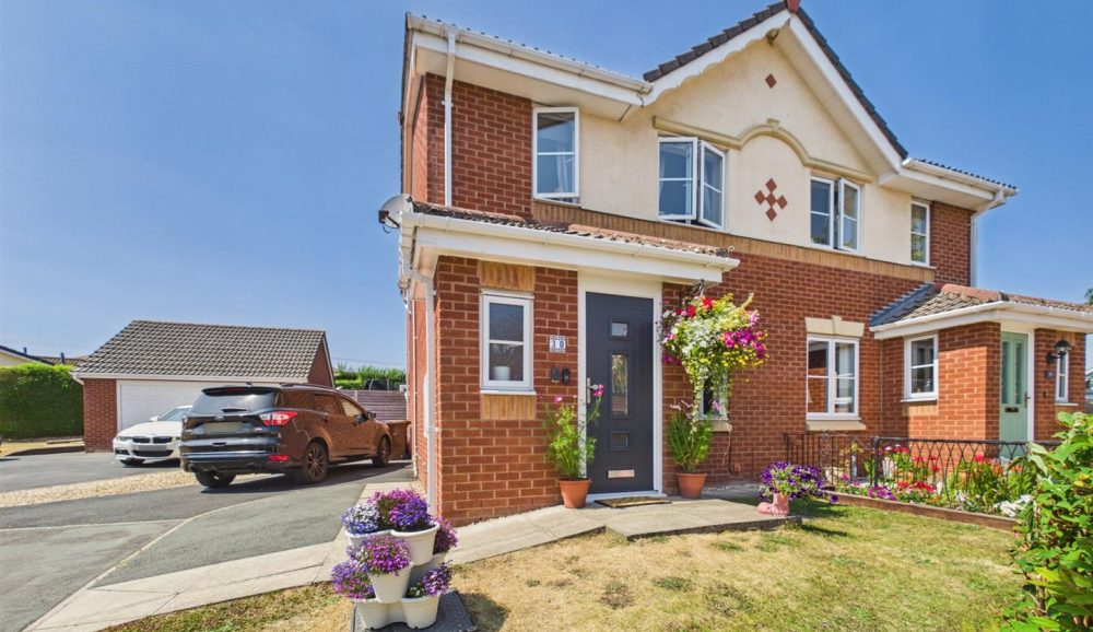 30 Sweeney Drive, Oswestry, SY10 9RH For Sale 30 Sweeney Drive, Oswestry, SY10 9RH For Sale
