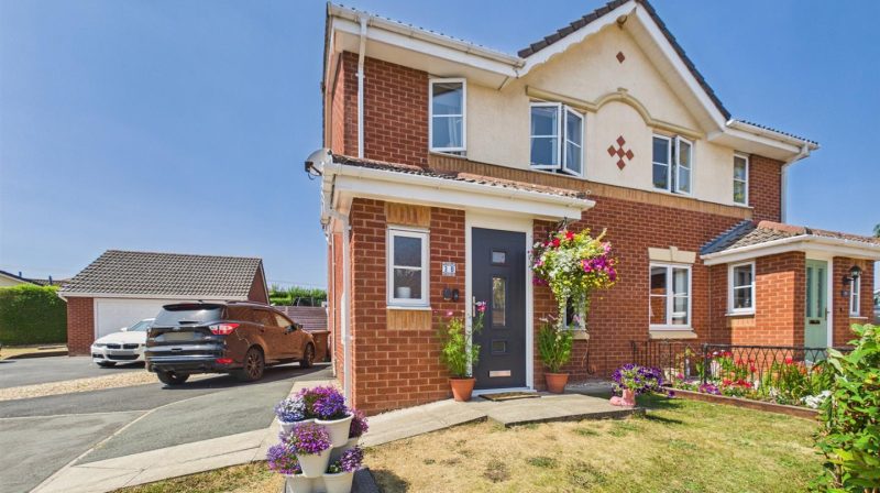 30 Sweeney Drive, Oswestry, SY10 9RH For Sale