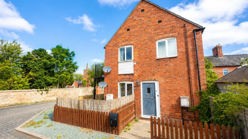 4 Aston Court Aston Street, Wem, SY4 5FF Let Agreed