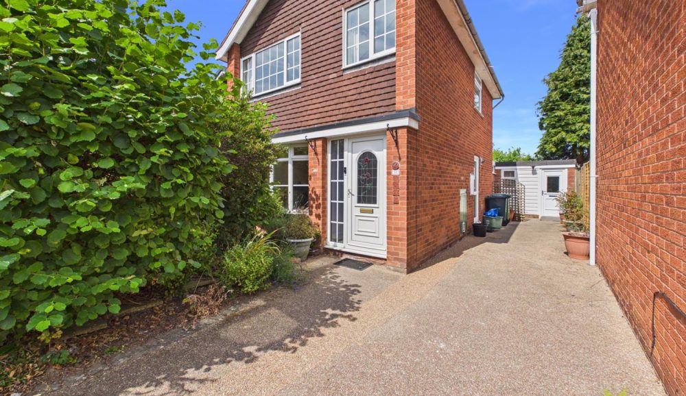 30 Dale Road, Shrewsbury, SY2 5TE For Sale