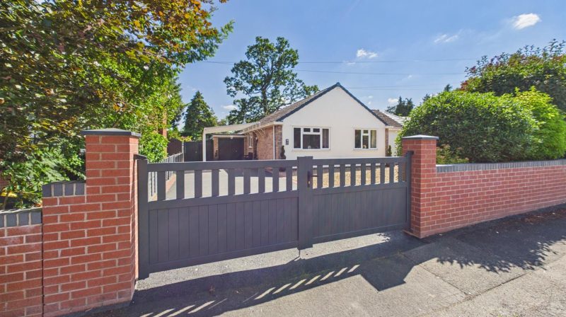 11 Hampton Close, Oswestry, SY11 1SL For Sale