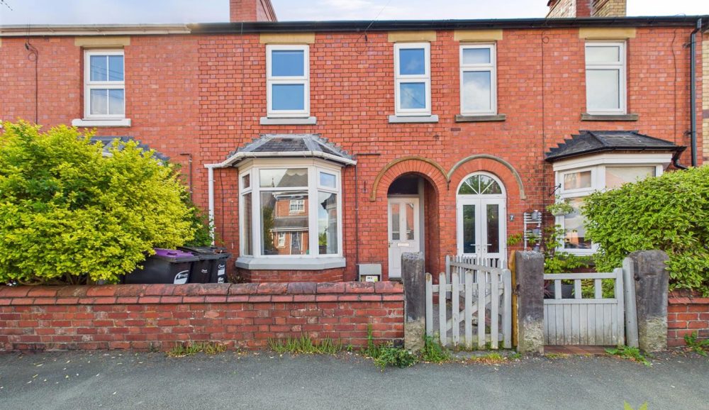 Victoria Street, Oswestry, SY11 2BW To Let