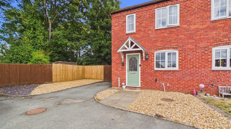 8 Rowley Court, Shrewsbury, SY2 6ET For Sale