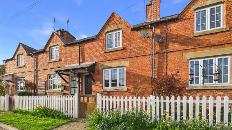 2 Cust Cottages, Ellesmere, SY12 9AS For Sale