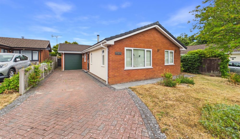 34 Llanforda Mead, Oswestry, SY11 1TS For Sale 34 Llanforda Mead, Oswestry, SY11 1TS For Sale