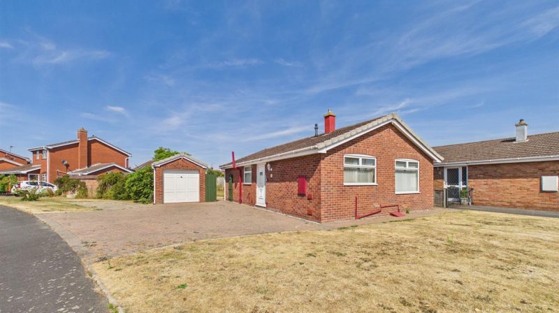 40 Pyms Road, Shrewsbury, SY4 5YN For Sale