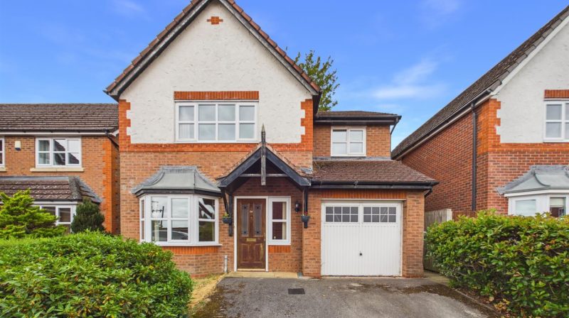 50 Milars Field, Oswestry, SY10 9PU For Sale