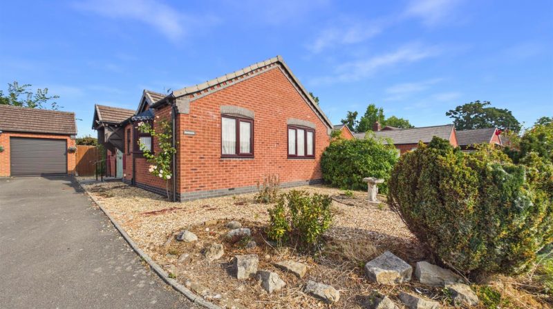 Meadowside Overton Road, Oswestry, SY11 3DG For Sale