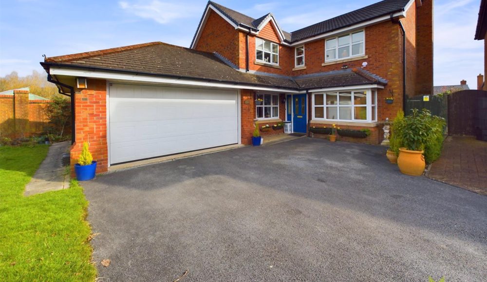 11 St. Annes Drive, Oswestry, SY10 9LU For Sale