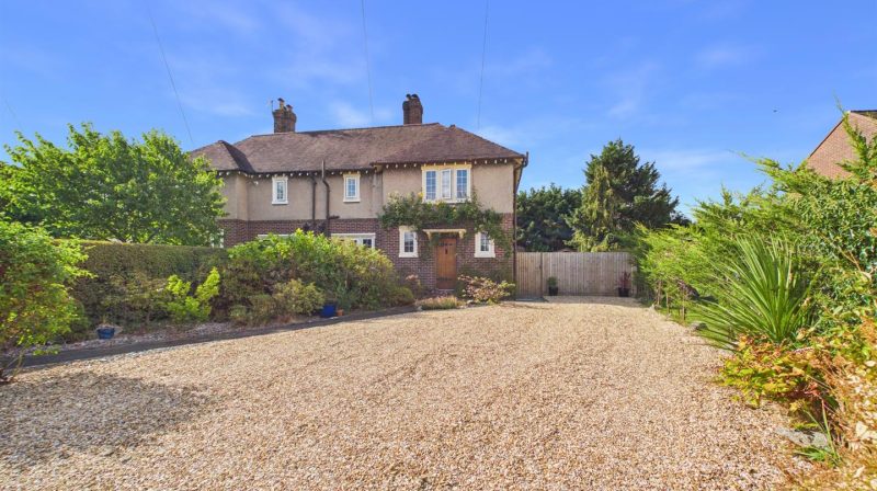 23 Harlescott Crescent, Shrewsbury, SY1 3AU For Sale