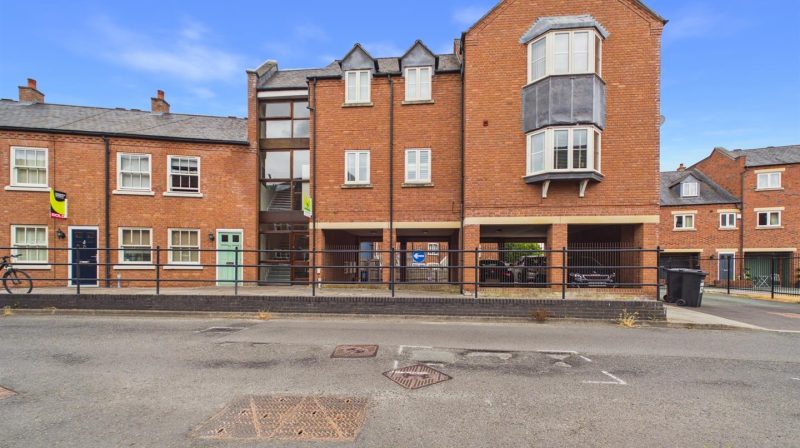 67 St. Julians Crescent, Shrewsbury, SY1 1UD To Let