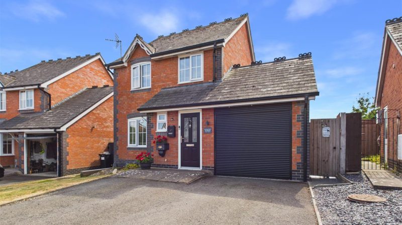 25 Llwyn Perthi, Arddleen, SY22 6QX For Sale