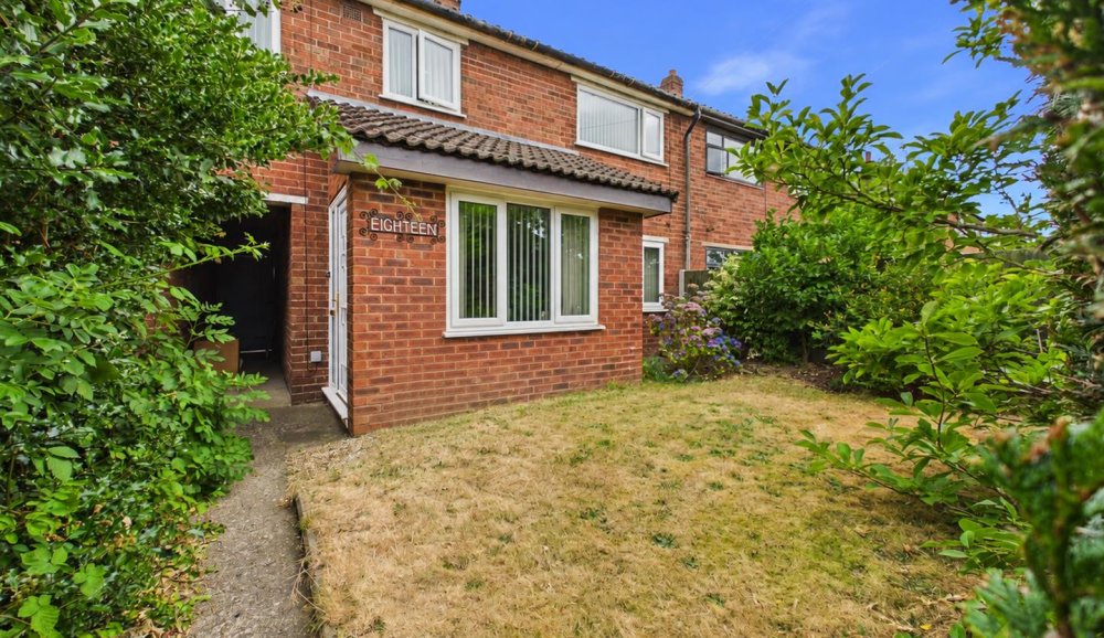 18 West Place, Oswestry, SY11 3NR For Sale 18 West Place, Oswestry, SY11 3NR For Sale