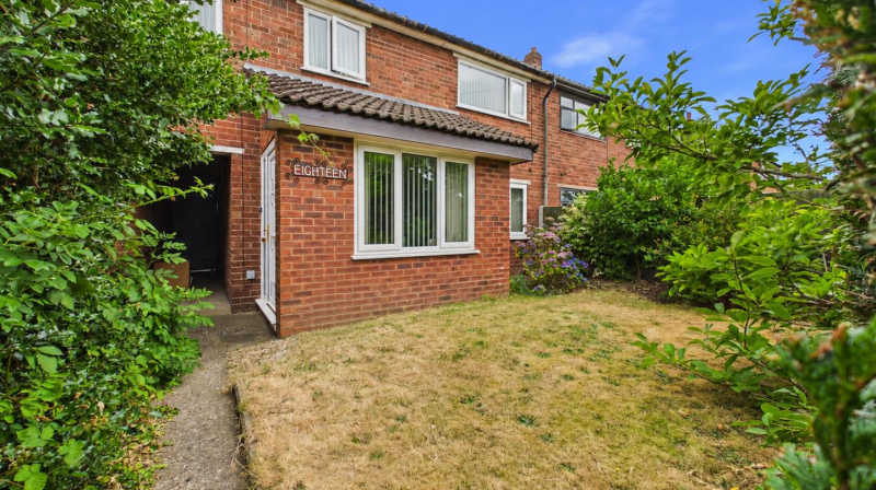 18 West Place, Oswestry, SY11 3NR For Sale