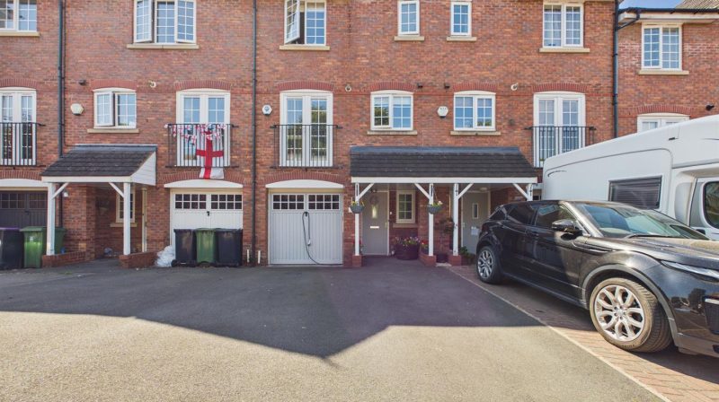 56 The Chestnuts, Shrewsbury, SY5 6JH For Sale
