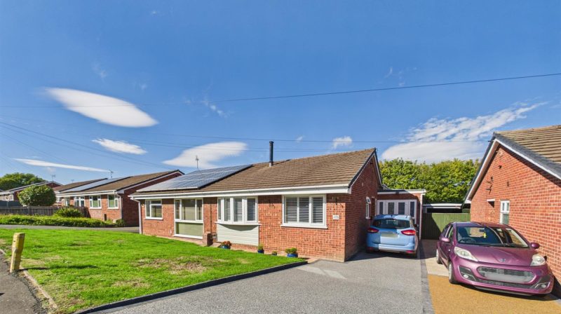 23 Meadow Rise, Oswestry, SY11 2EE For Sale