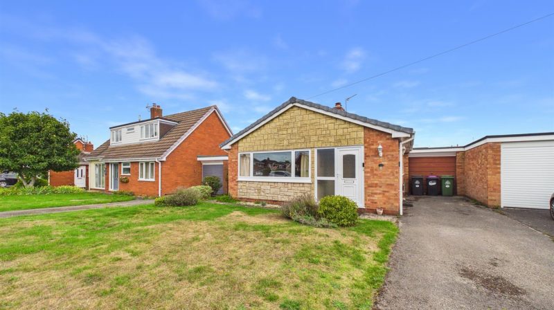 13 Cedar Avenue, Shrewsbury, SY4 4JA For Sale