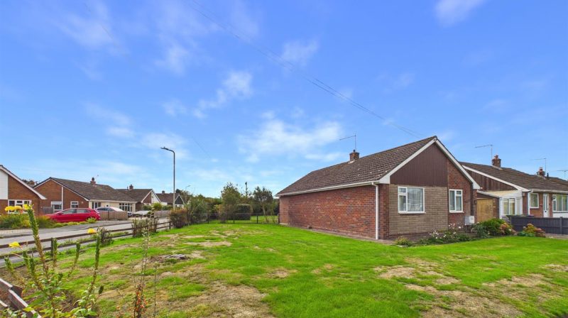 1 Sun Grove, Shrewsbury, SY4 5HH For Sale