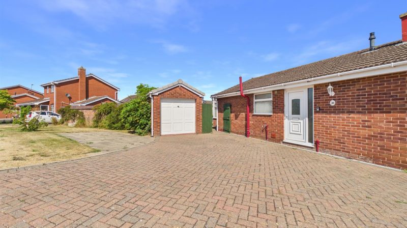 40 Pyms Road, Shrewsbury, SY4 5YN For Sale