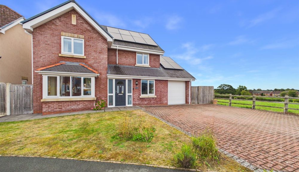 2 The Woodlands, Oswestry, SY10 7RD For Sale 2 The Woodlands, Oswestry, SY10 7RD For Sale