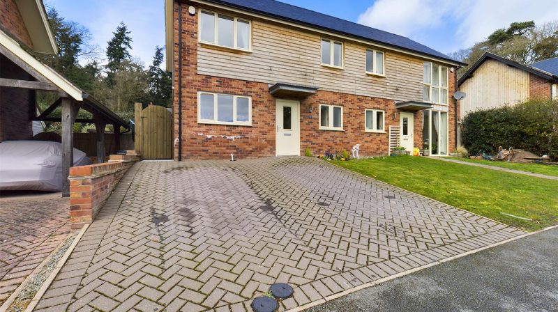 6 The Pines Lower Road, Shrewsbury, SY4 3RH For Sale