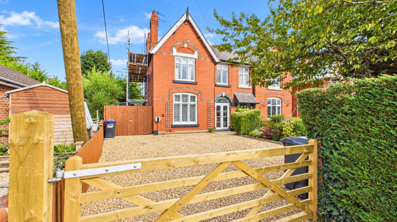 Heswall By Pass Road, Oswestry, SY11 3NG For Sale