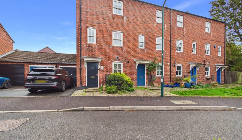 12 Wilfred Owen Close, Shrewsbury, SY2 5BY For Sale