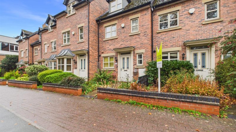 110 Welsh Walls, Oswestry, SY11 1RW For Sale