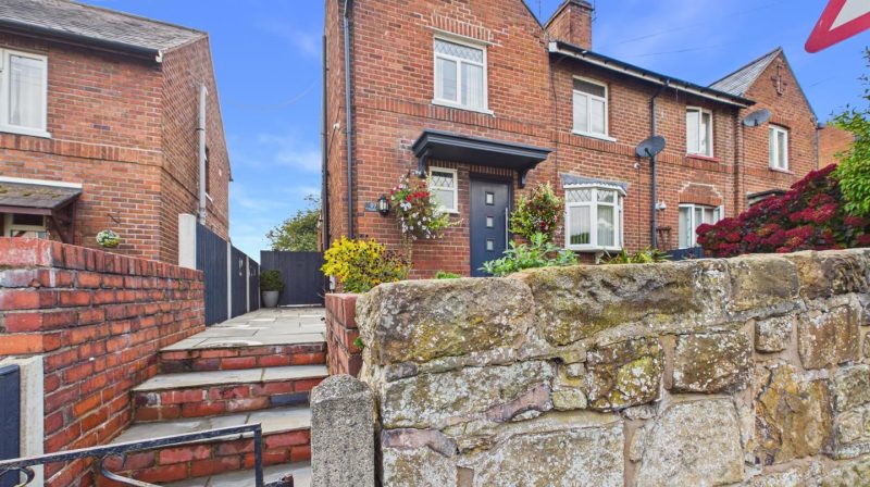 97 Llwyn Road, Oswestry, SY11 1EW For Sale