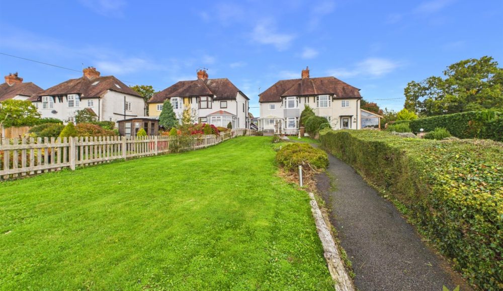 28 The Terraces, Oswestry, SY10 9NB For Sale