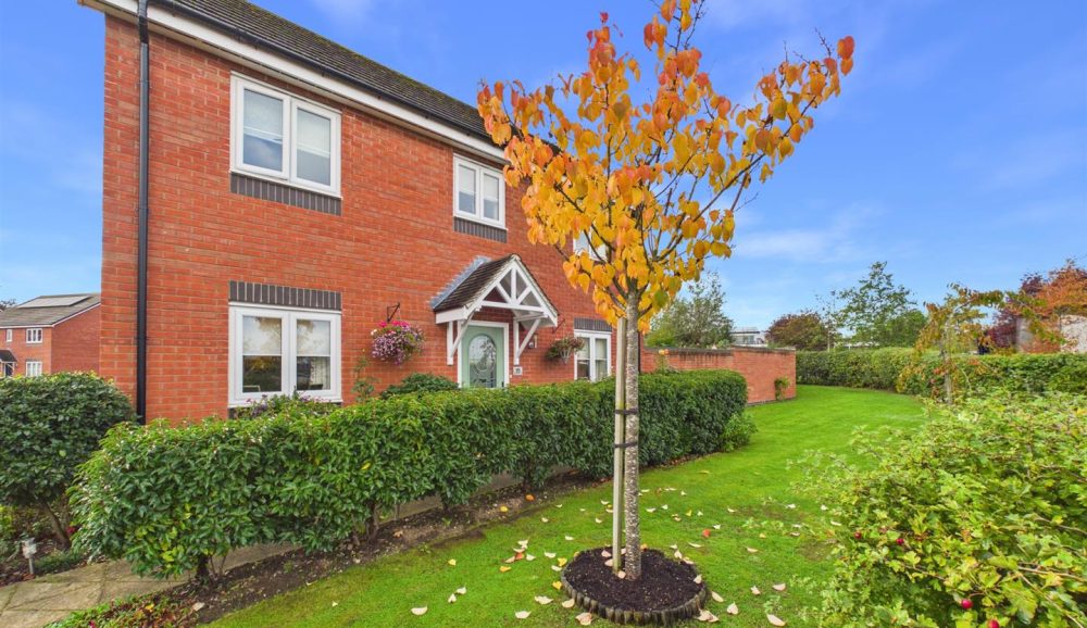 15 Wessex Close, Shrewsbury, SY4 4RZ For Sale