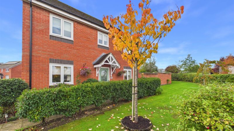 15 Wessex Close, Shrewsbury, SY4 4RZ For Sale