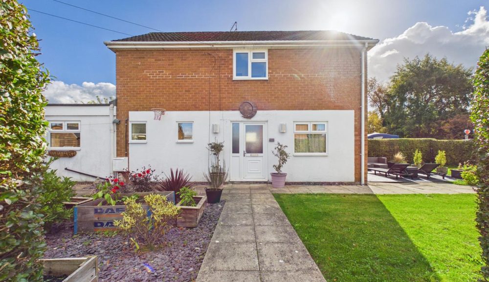 2 Wemsbrook Drive, Shrewsbury, SY4 5AL For Sale 2 Wemsbrook Drive, Shrewsbury, SY4 5AL For Sale