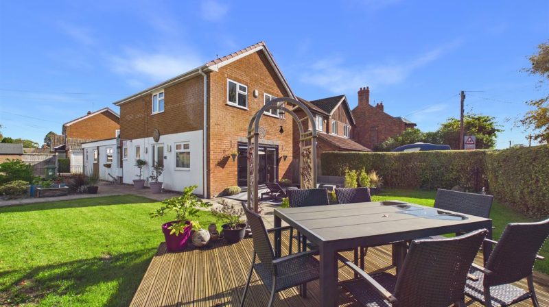 2 Wemsbrook Drive, Shrewsbury, SY4 5AL For Sale